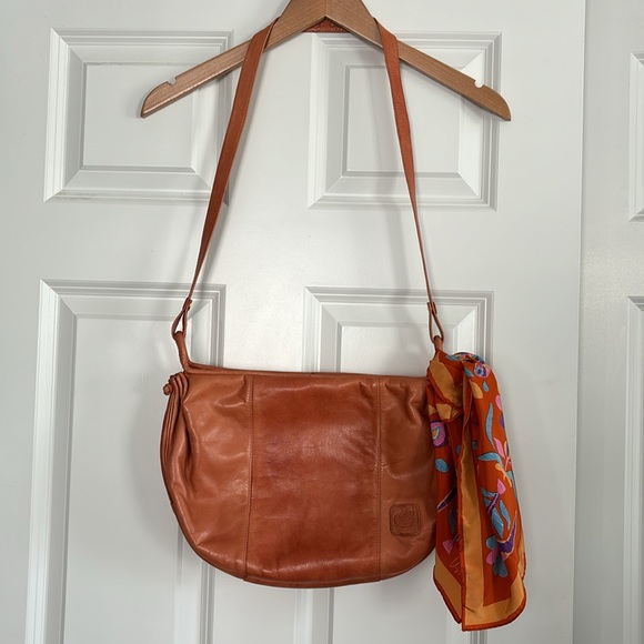 Vintage Gloria Vanderbilt Tan Slouch Shoulder Crossbody Bag Scarf Boho Western - Picture 15 of 17